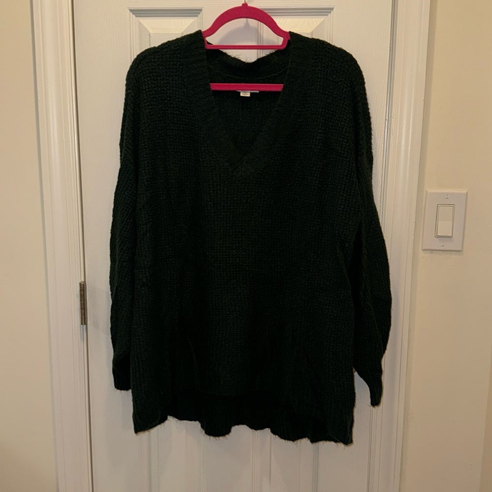 American Eagle Vneck Sweater
